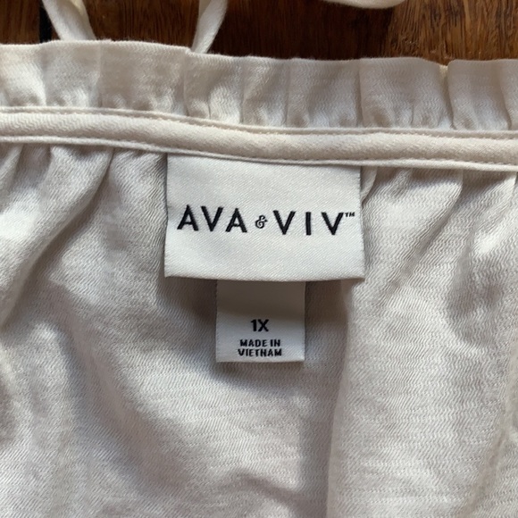 Ava & Viv White Puff Sleeve Blouse - Picture 5 of 5